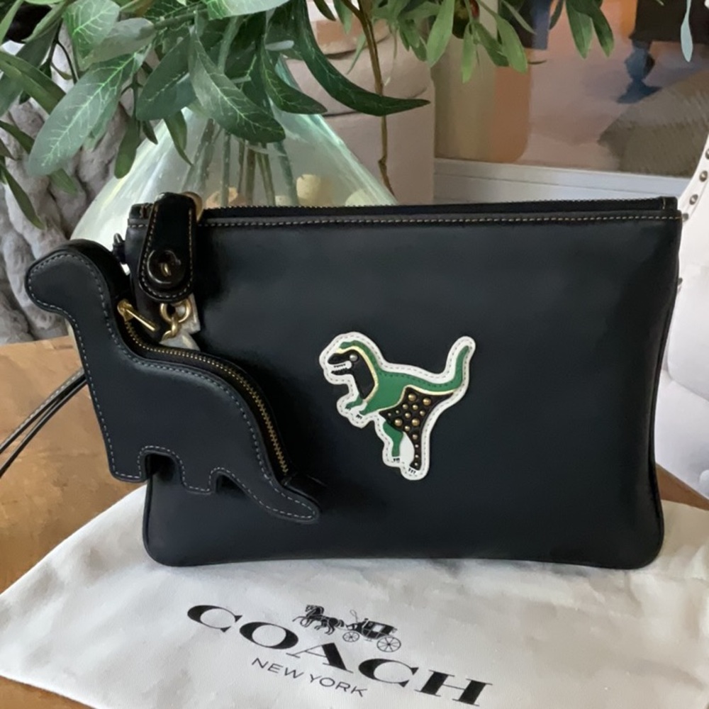 COACH Turnlock Wristlet 26 w/ Studded Rexy Varsity Patch - Picture 14 of 16